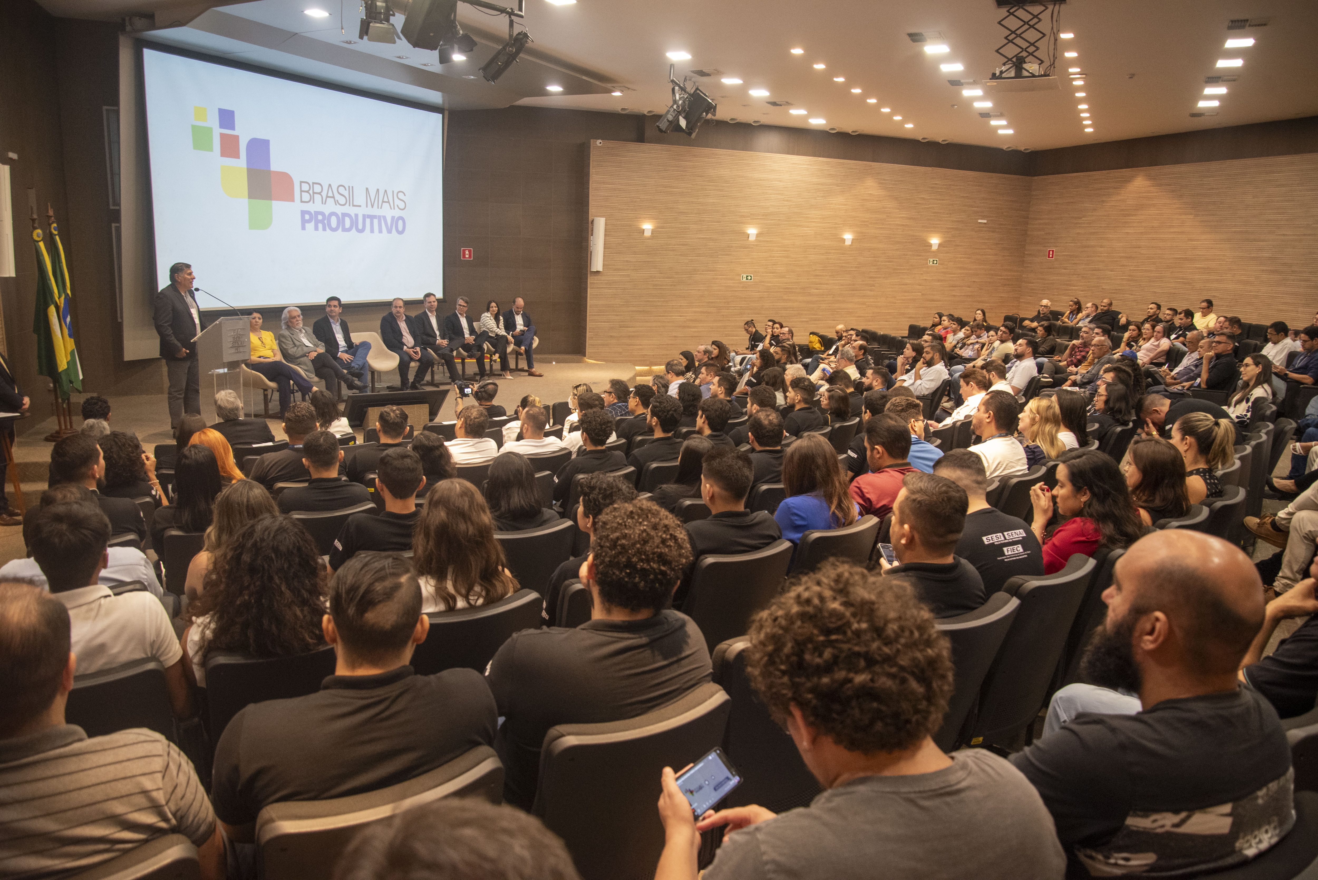 Durante o roadshow, o diretor de Desenvolvimento Produtivo e Tecnológico da Agência Brasileira de Desenvolvimento Industrial (ABDI), Carlos Geraldo, destacou o grande estímulo que o programa oferece para a indústria 