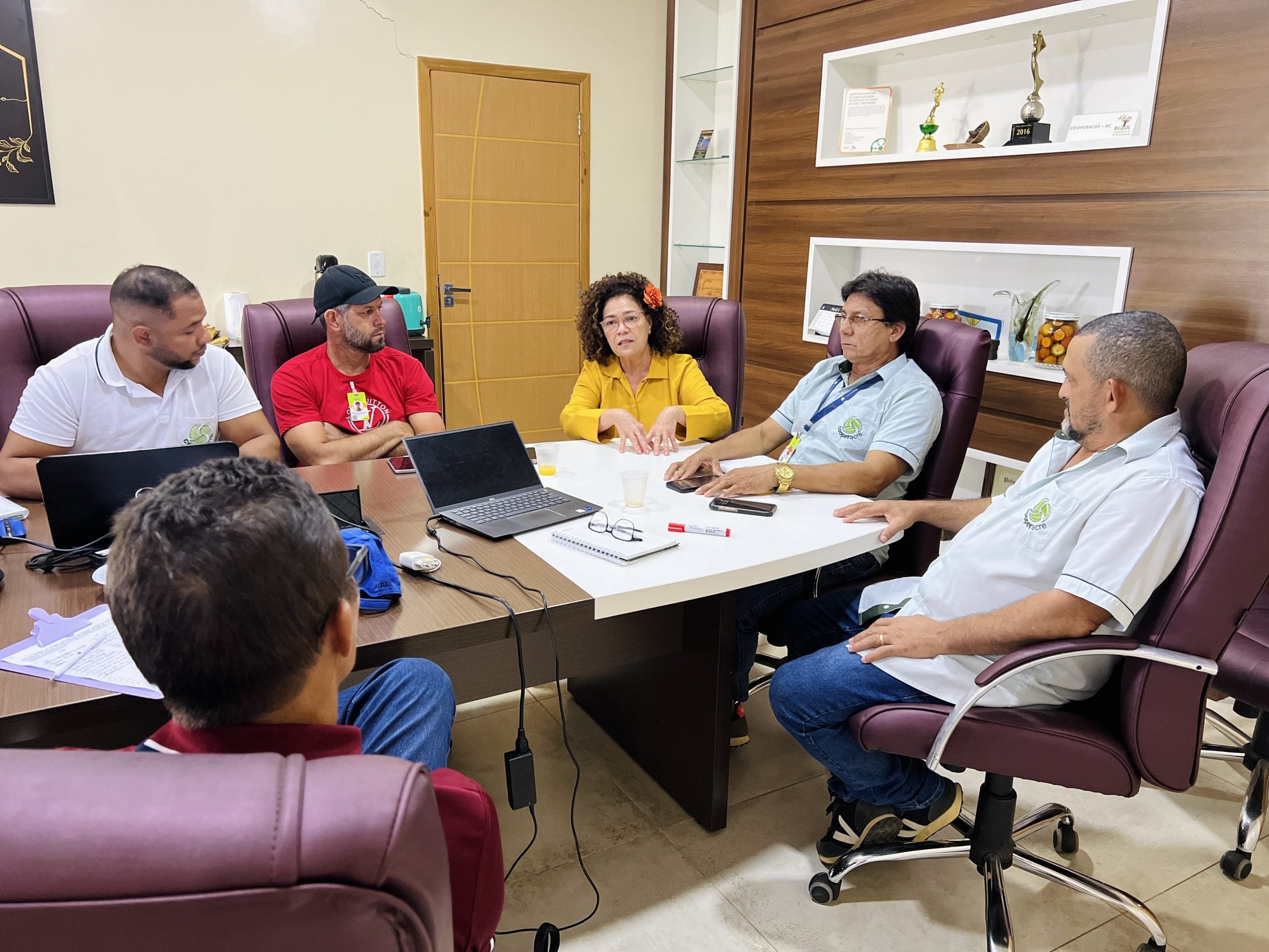 Agenda com produtores Cooperacre buscou iniciativas para fomentar a bioindústria na região